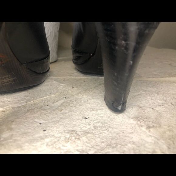 Indigo by Clarks black leather/patent leather low booties sz 10 - Picture 7 of 9